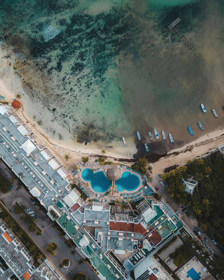 Costa de Cancún con hoteles frente al mar, vista desde el aire (imagen de muestra)